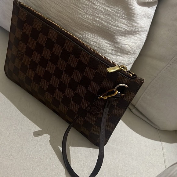 Louis Vuitton Neverfull Pochette - Picture 6 of 6